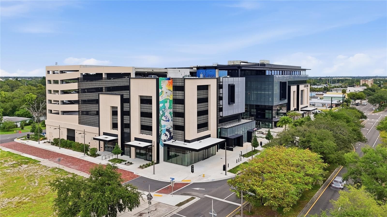10 minute walk to the brand new city hall complex (local dining & shopping) - 608 4TH ST SW, LARGO