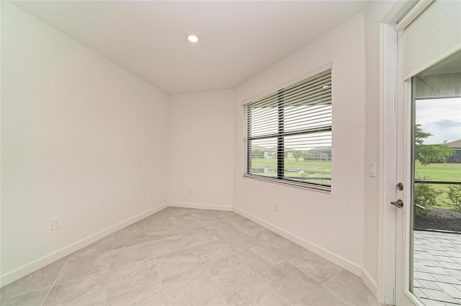 breakfast nook - 15332 SERENE SHORES LOOP, BRADENTON