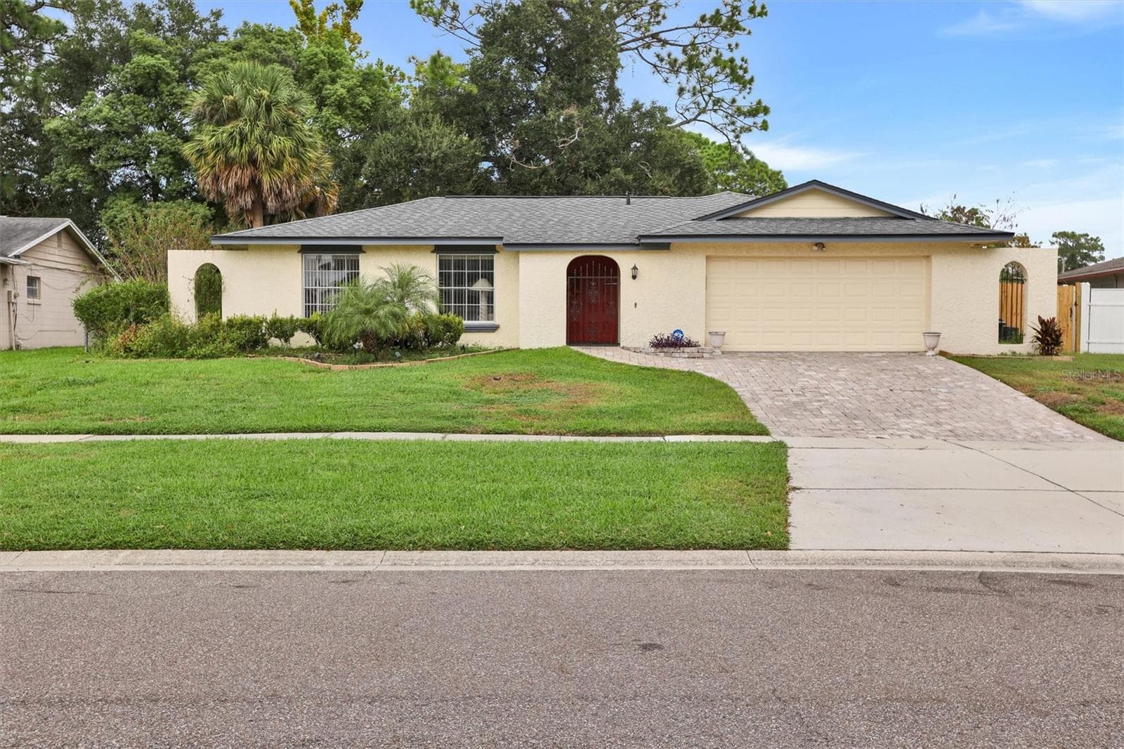 513 GREEN BRIAR BLVD