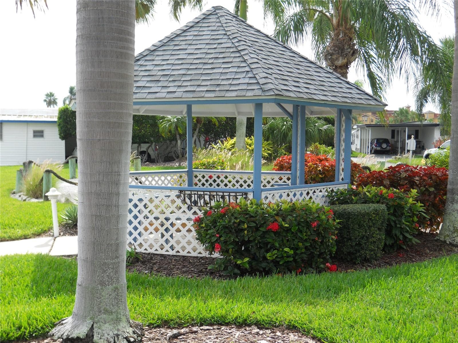Mobile Home at 18675 US HIGHWAY 19 N #225, CLEARWATER, photo 49 of 50