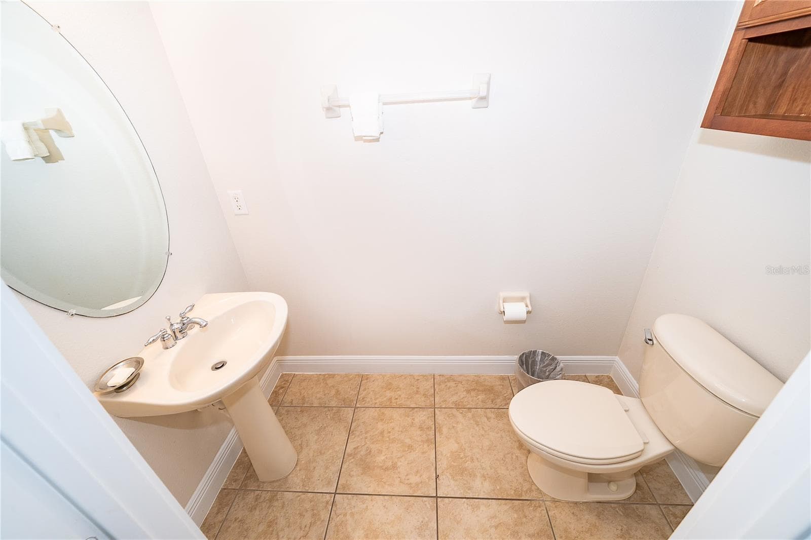 Half bath - 7513 EXCITEMENT DR, KISSIMMEE
