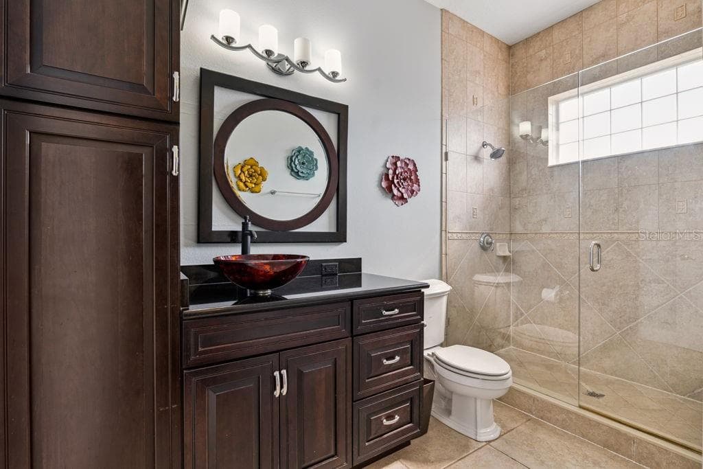 Bathroom on 2nd floor - 1066 CEASARS CT, MOUNT DORA