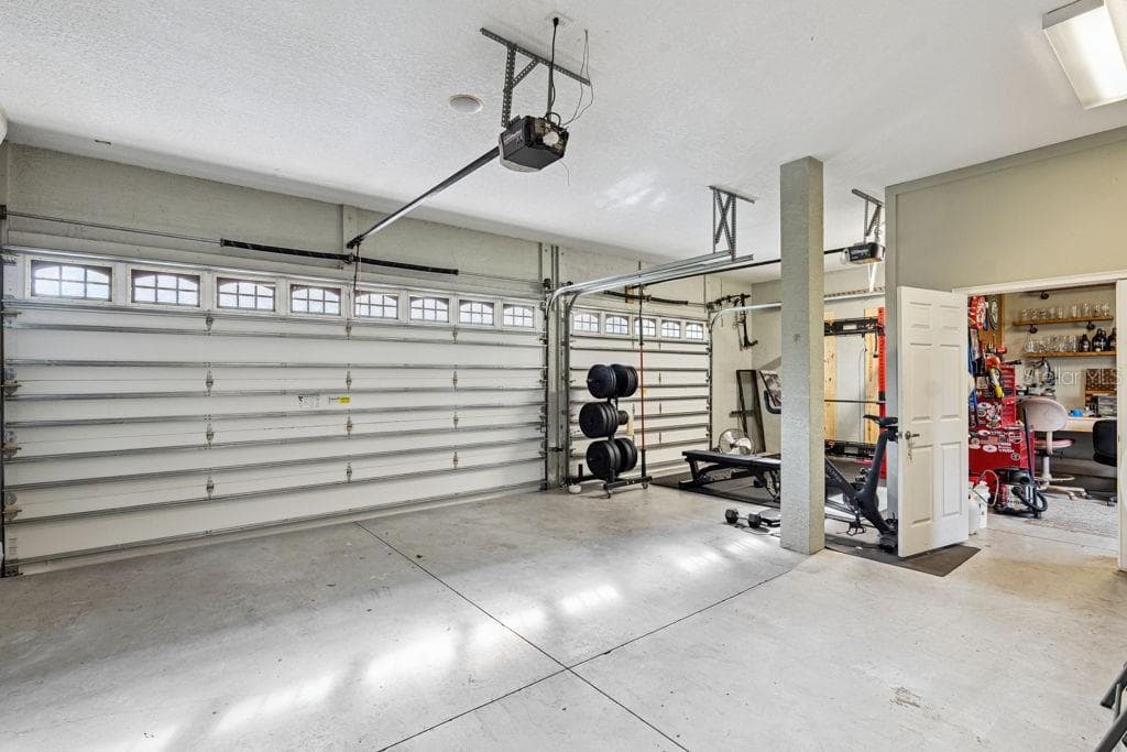 Garage interior - 1066 CEASARS CT, MOUNT DORA