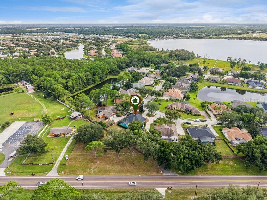 Single Family Residence at 1066 CEASARS CT, MOUNT DORA, photo 37 of 38