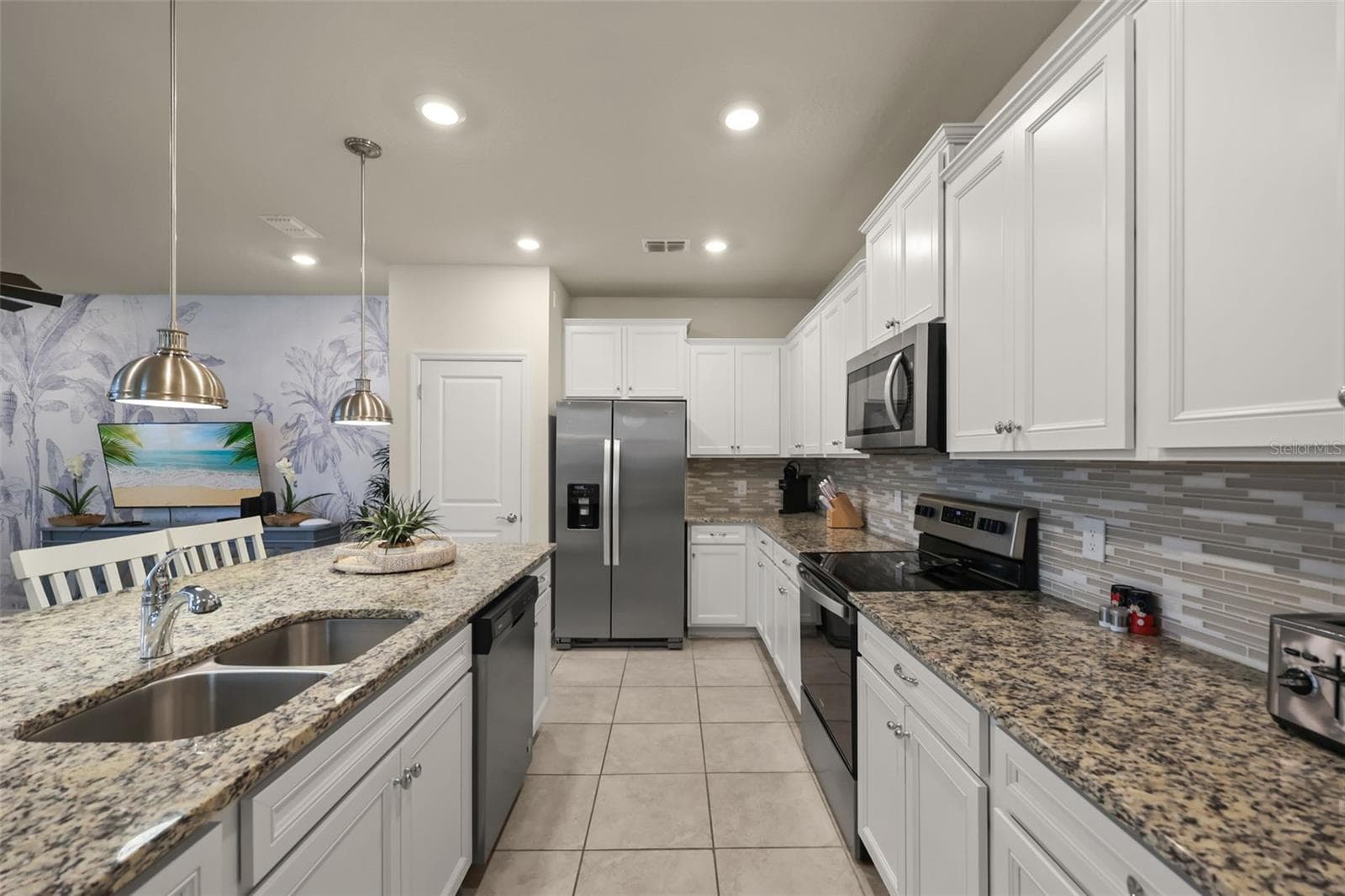 Kitchen - 4186 LANA AVE, DAVENPORT
