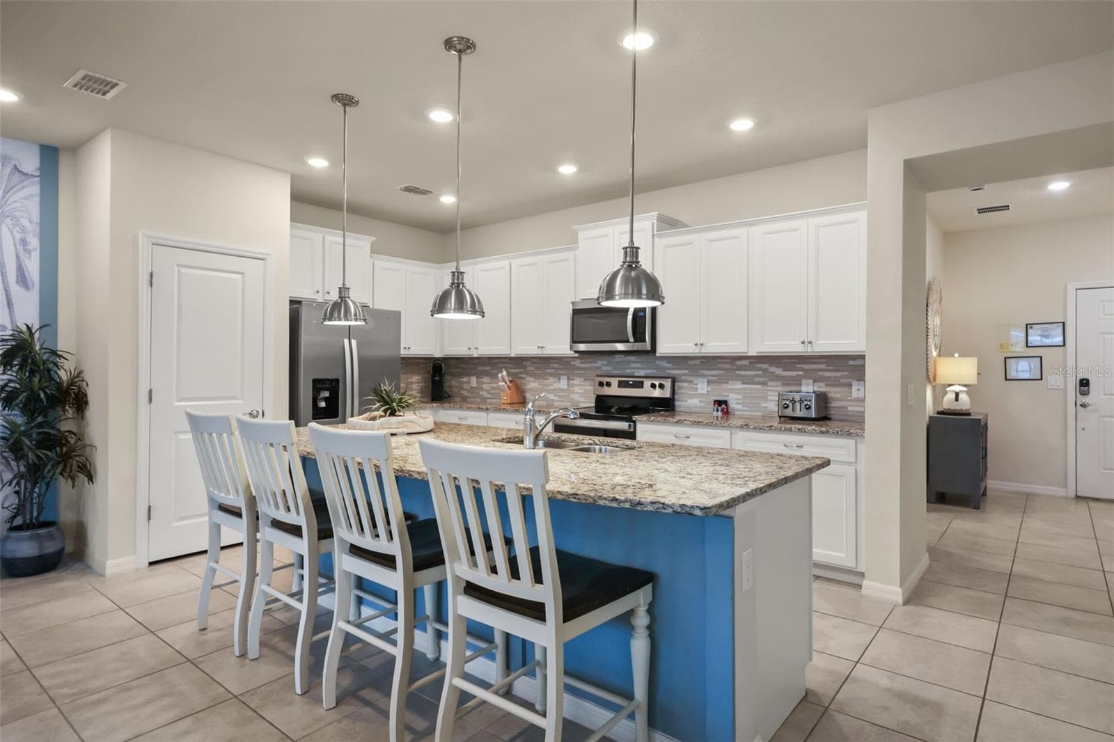 Kitchen - 4186 LANA AVE, DAVENPORT