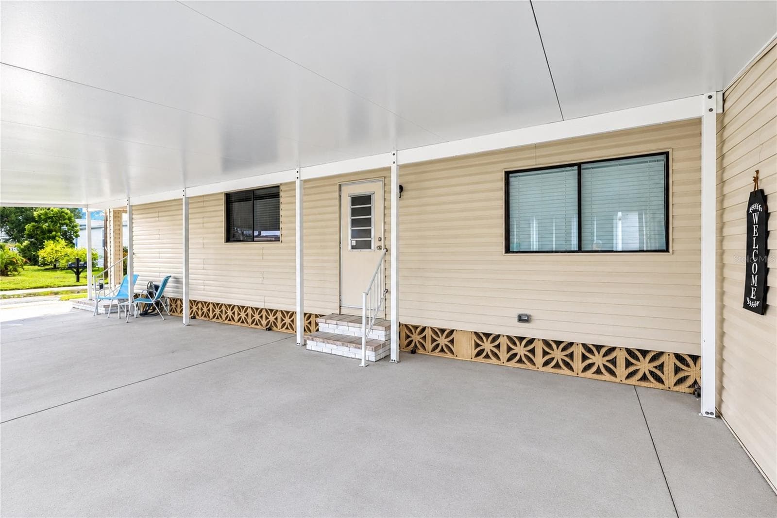 Manufactured Home at 266 CAMELOT DR, NOKOMIS, photo 5 of 40