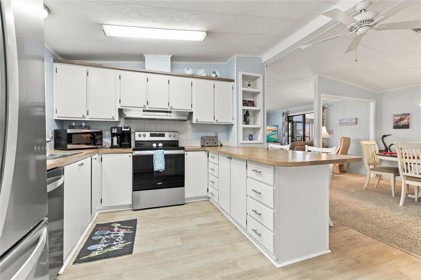 Manufactured Home at 266 CAMELOT DR, NOKOMIS, photo 14 of 40
