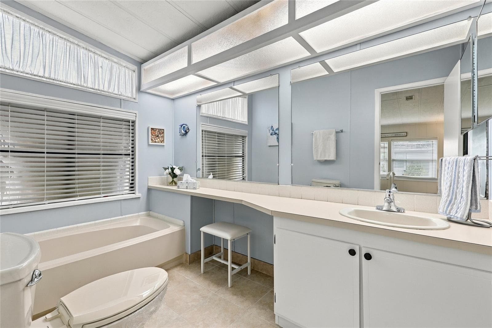 Manufactured Home at 266 CAMELOT DR, NOKOMIS, photo 27 of 40