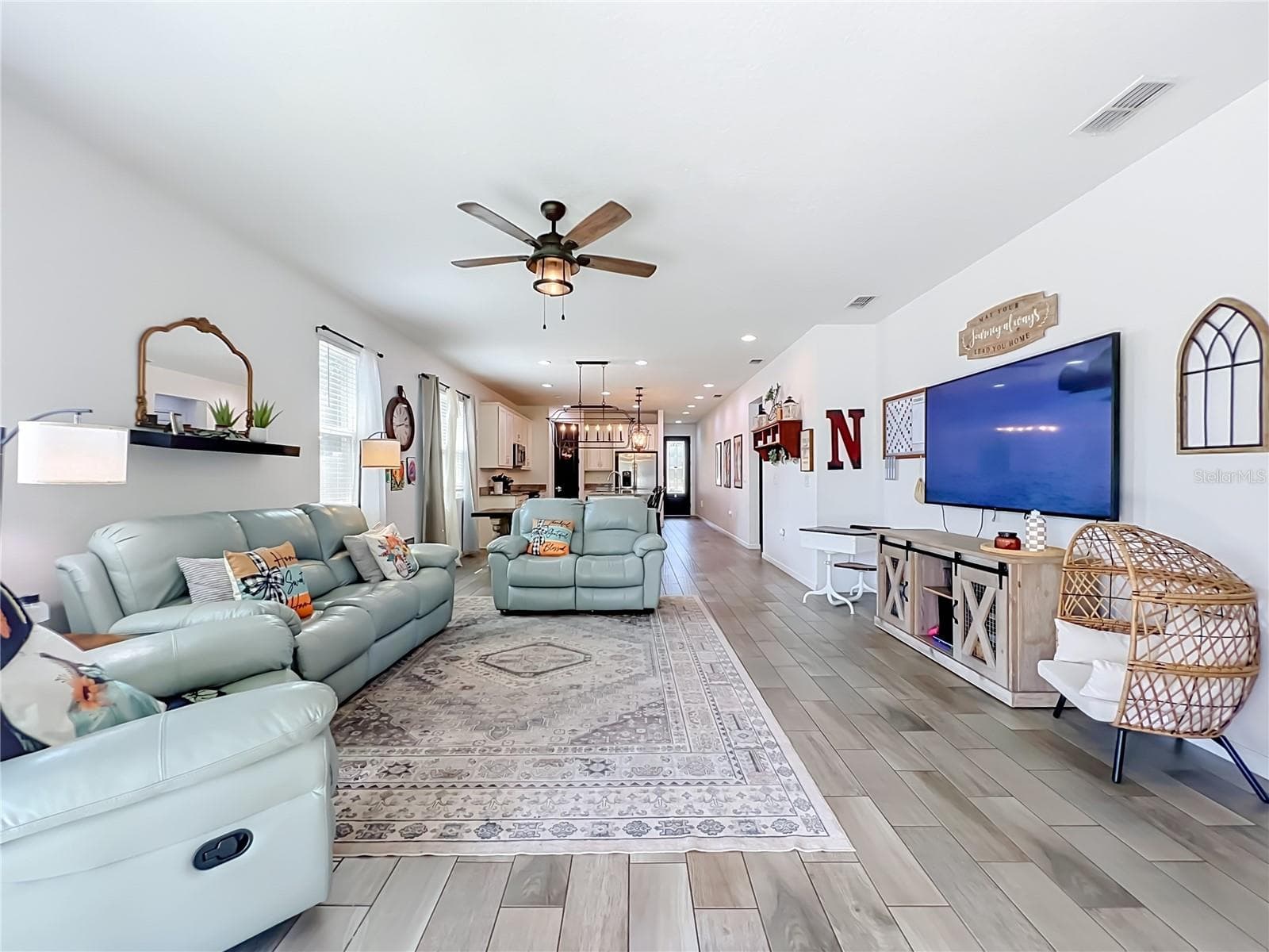 LIVING ROOM - 1244 STRATTON AVE, GROVELAND