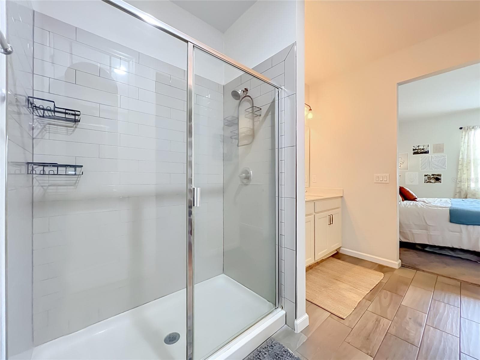 GLASS DOO SHOWER - 1244 STRATTON AVE, GROVELAND
