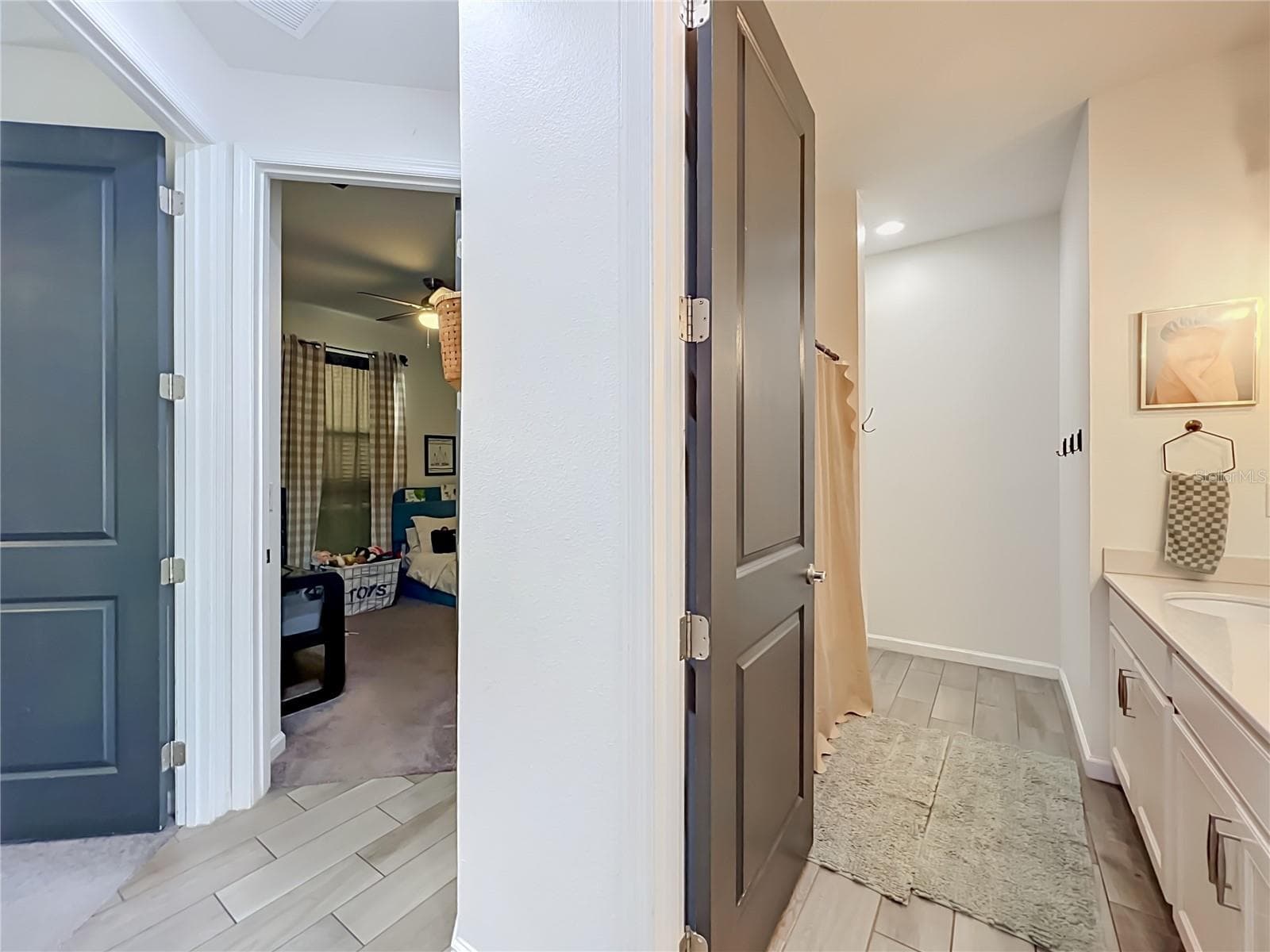 BEDREOOMS SHARE GUEST BATH - 1244 STRATTON AVE, GROVELAND