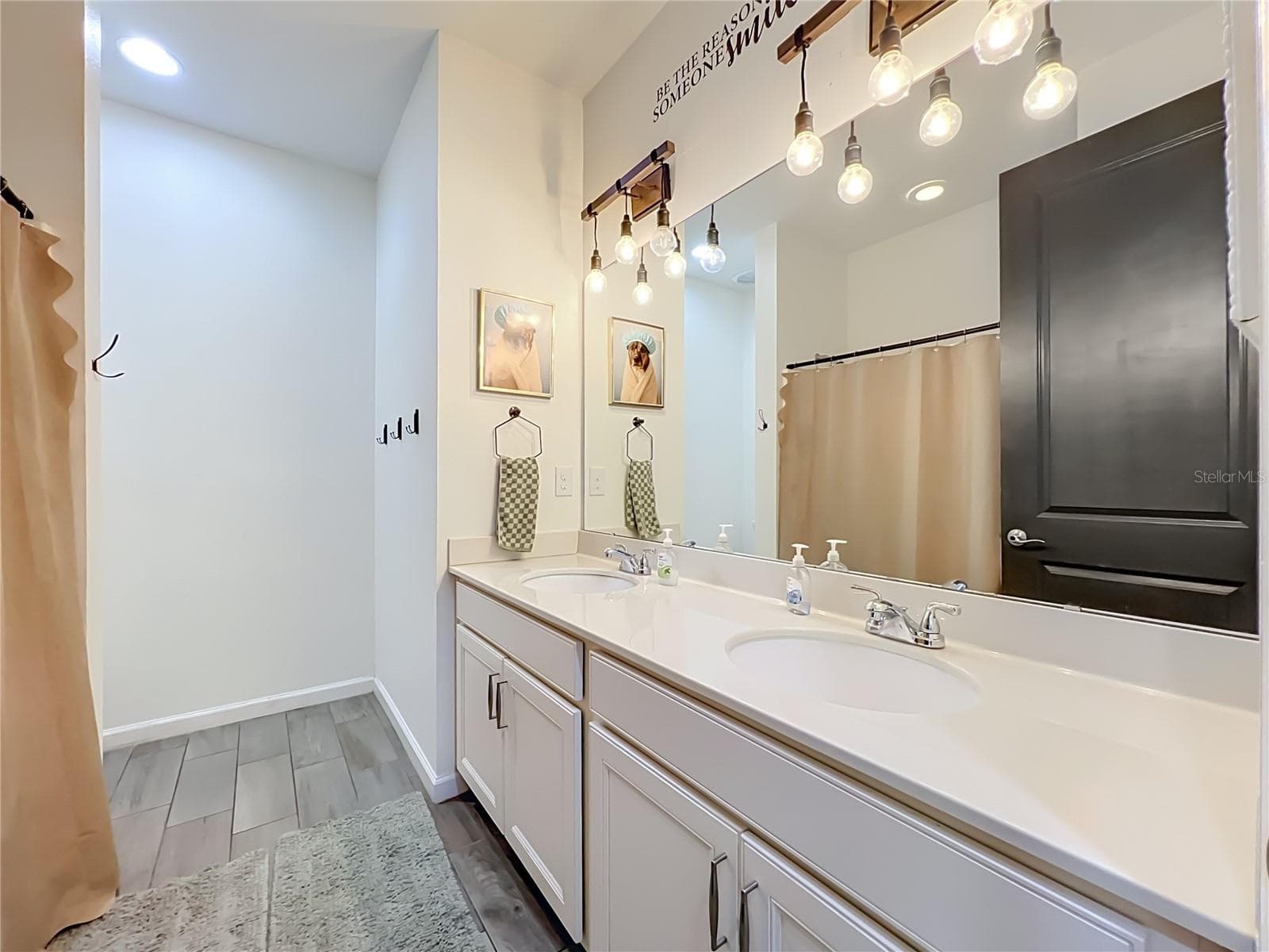 GUEST BATH - 1244 STRATTON AVE, GROVELAND