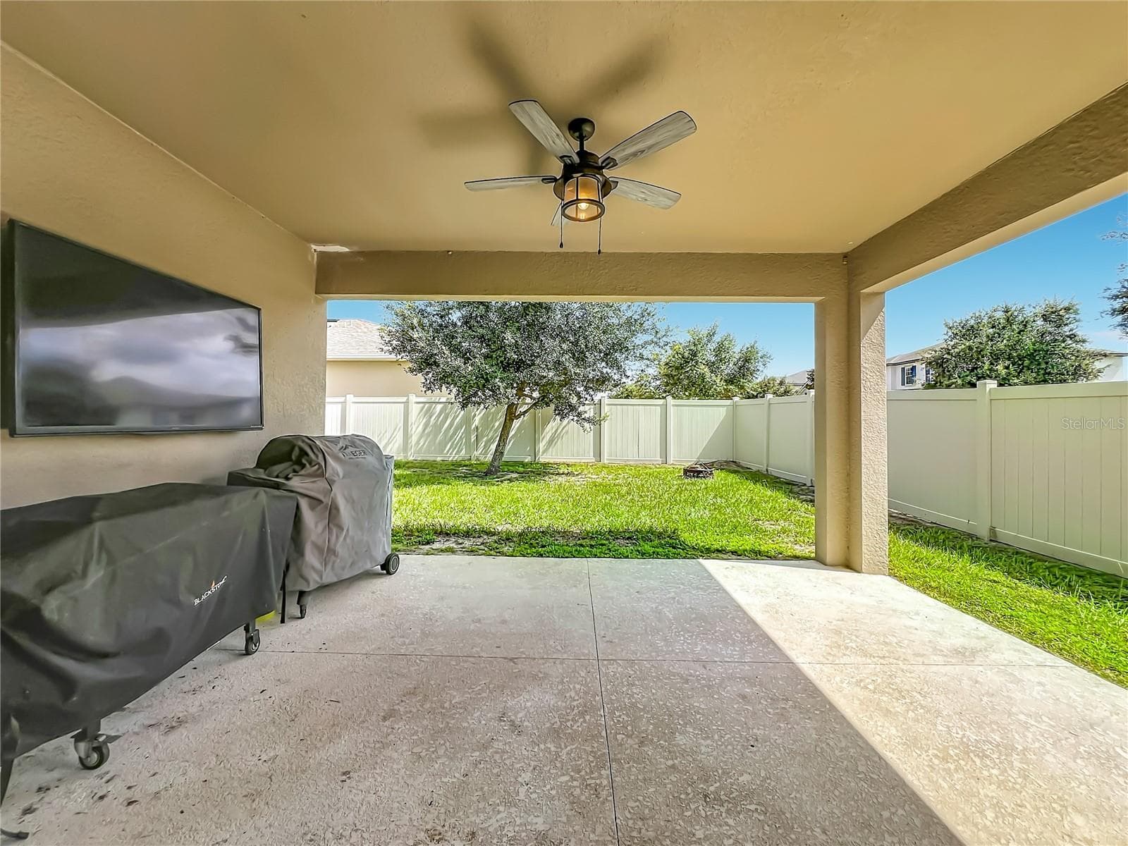 PATIO - 1244 STRATTON AVE, GROVELAND