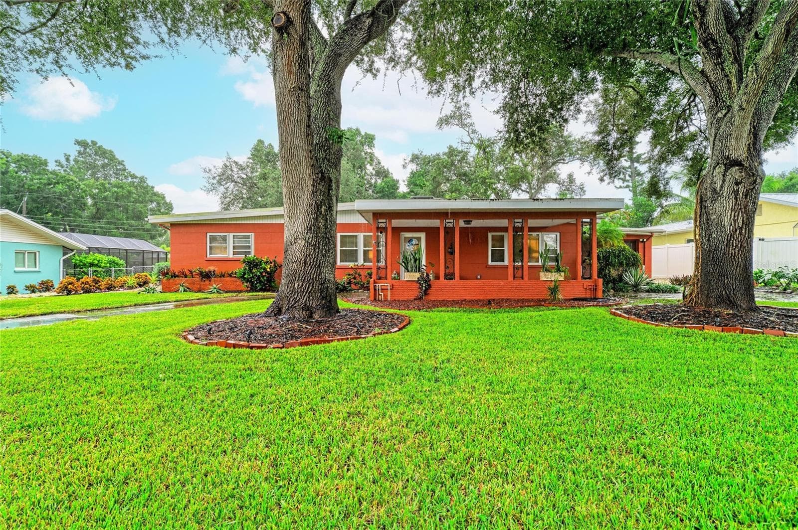 Single Family Residence at 126 HOLLY AVE, SARASOTA, photo 3 of 41