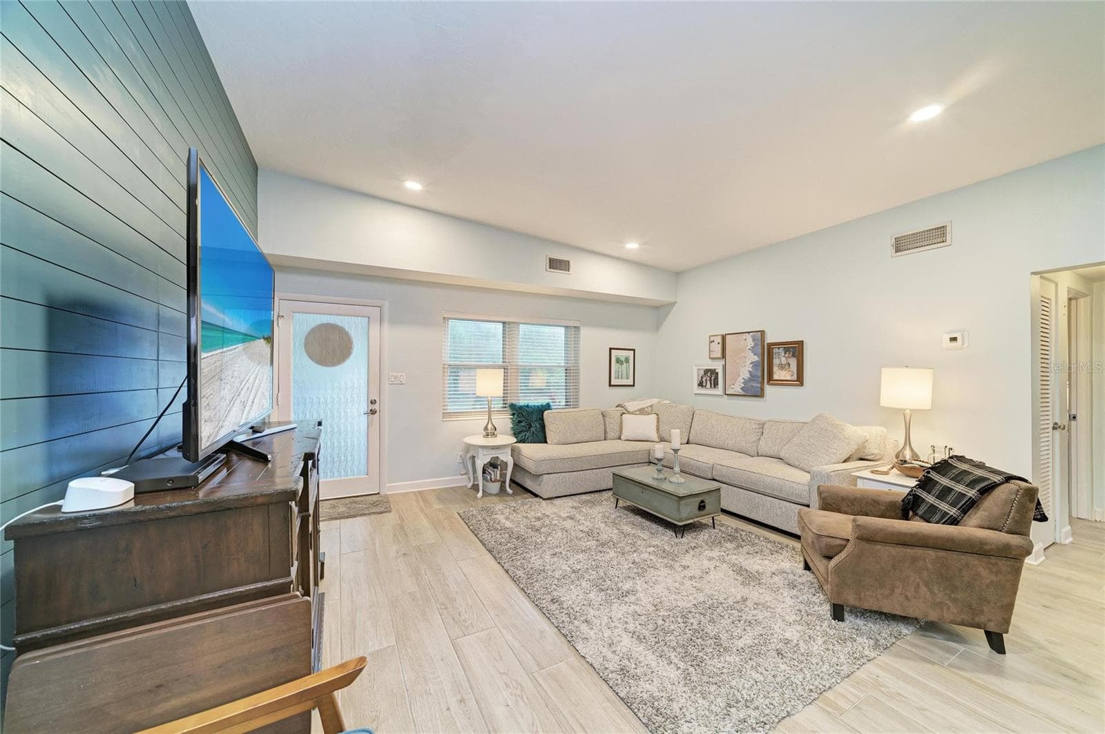 Single Family Residence at 126 HOLLY AVE, SARASOTA, photo 10 of 41
