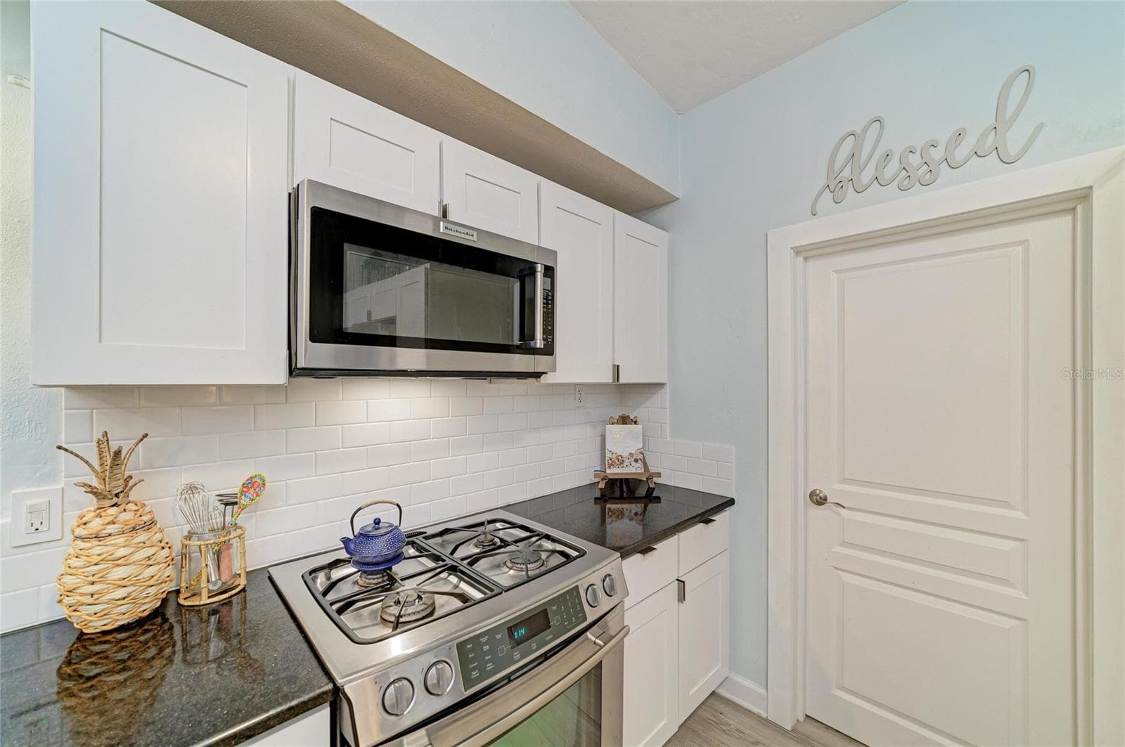 Single Family Residence at 126 HOLLY AVE, SARASOTA, photo 17 of 41