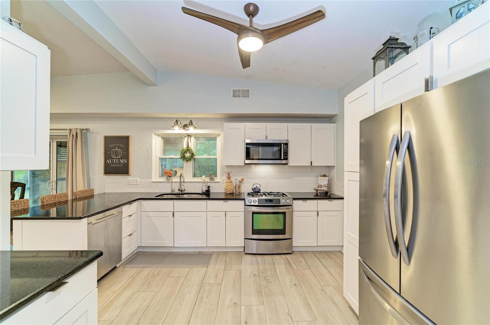 Single Family Residence at 126 HOLLY AVE, SARASOTA, photo 18 of 41