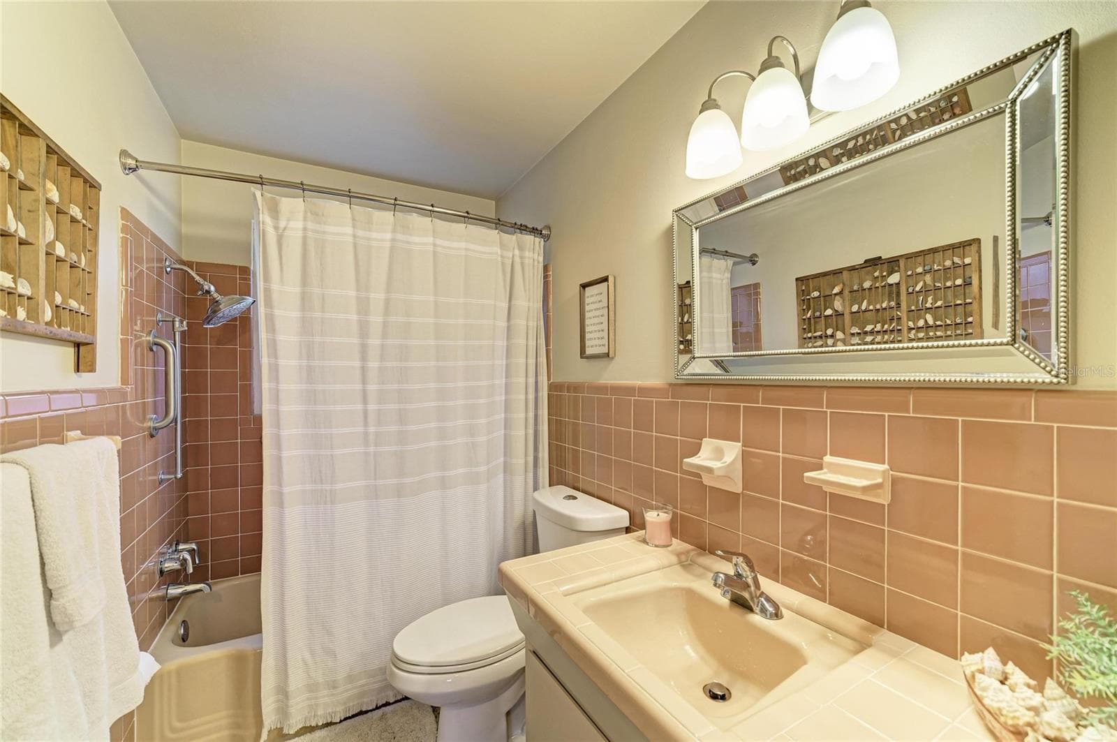 Single Family Residence at 126 HOLLY AVE, SARASOTA, photo 28 of 41
