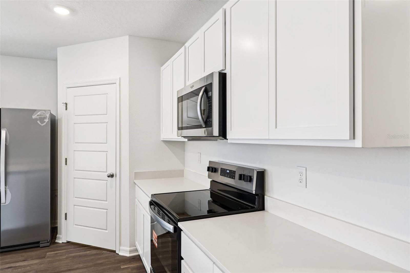 Single Family Residence at 1799 GRANDIOSE DR, LAKE HAMILTON, photo 11 of 32