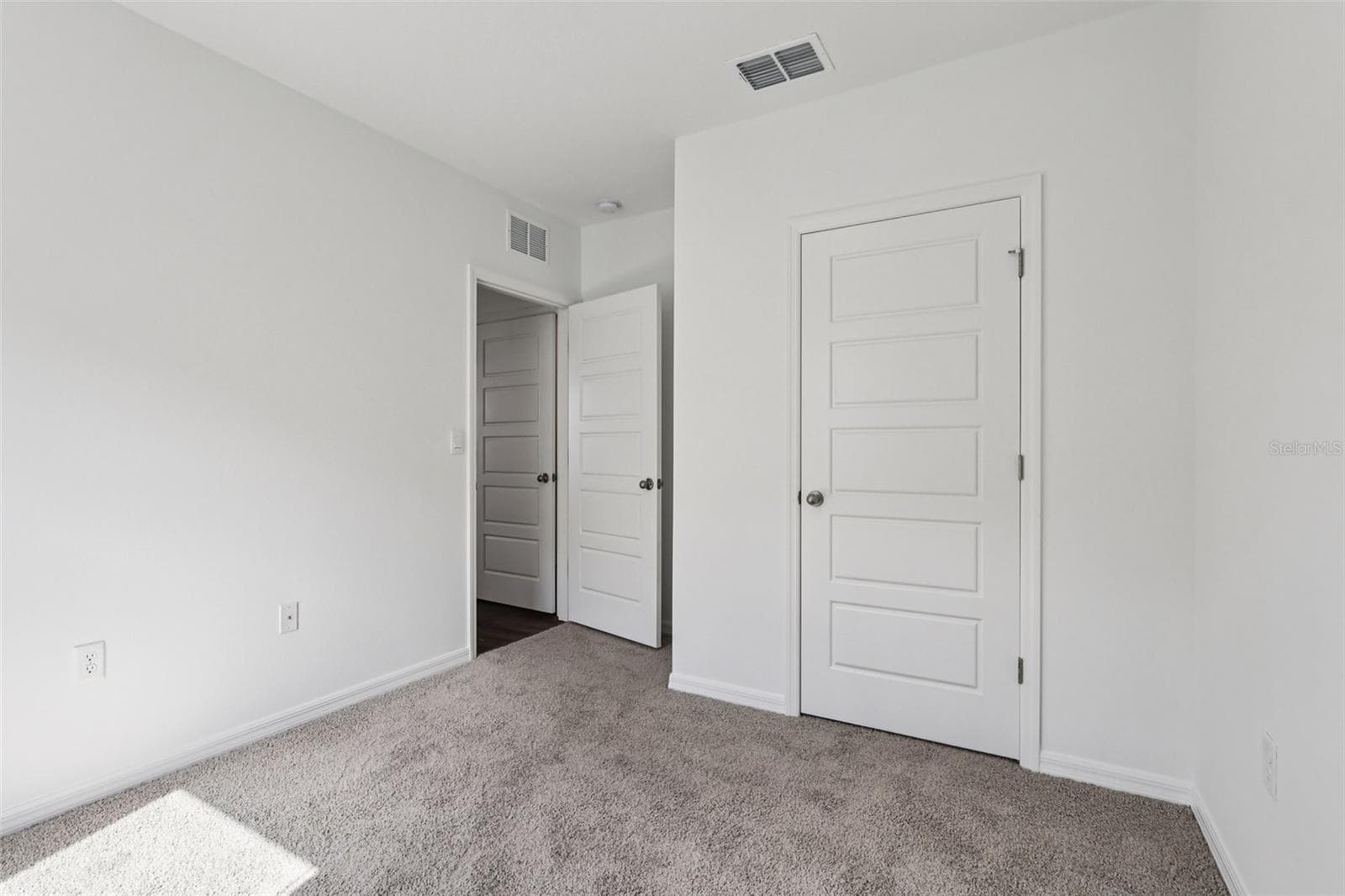 Single Family Residence at 1799 GRANDIOSE DR, LAKE HAMILTON, photo 19 of 32