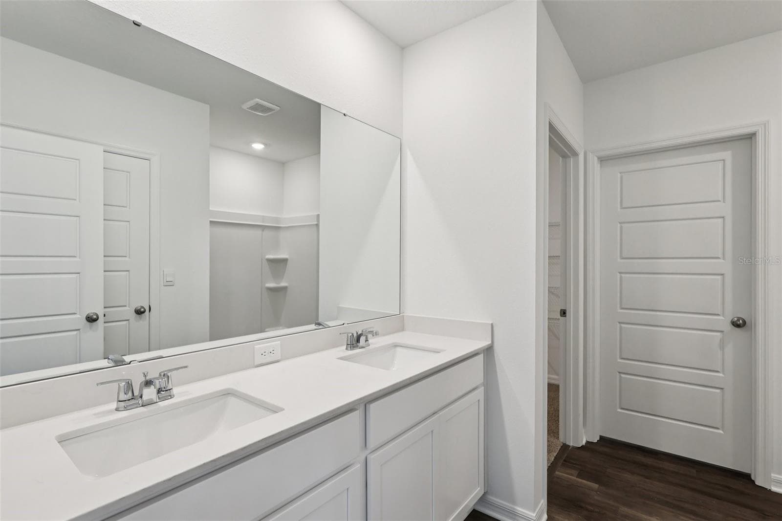 Single Family Residence at 1799 GRANDIOSE DR, LAKE HAMILTON, photo 22 of 32