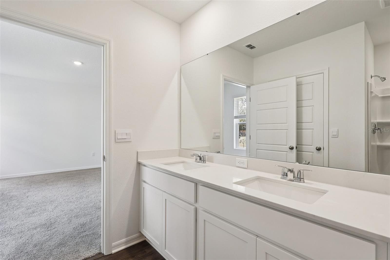 Single Family Residence at 1799 GRANDIOSE DR, LAKE HAMILTON, photo 23 of 32