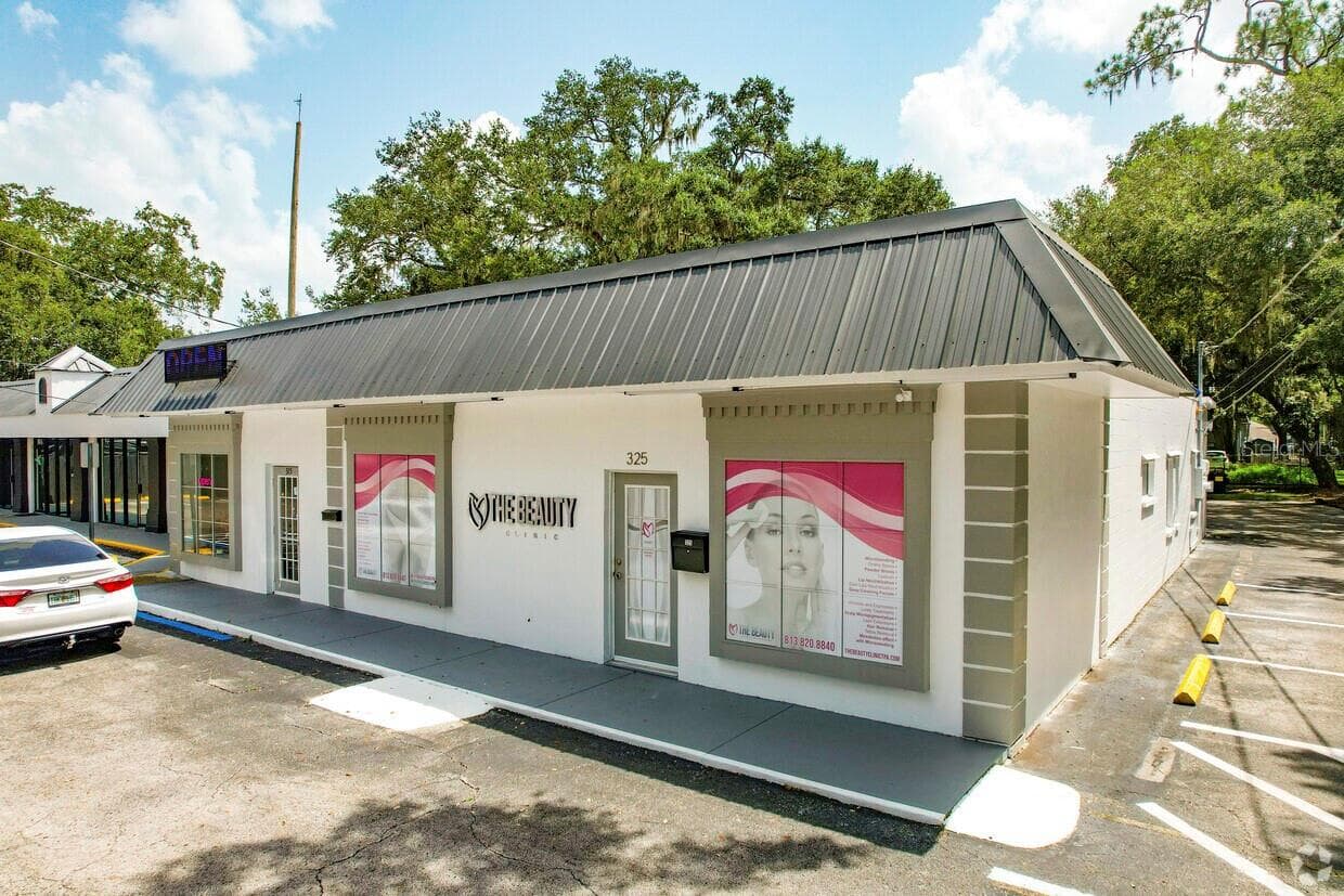 Business at 315 S PARSONS AVE, BRANDON, photo 2 of 32