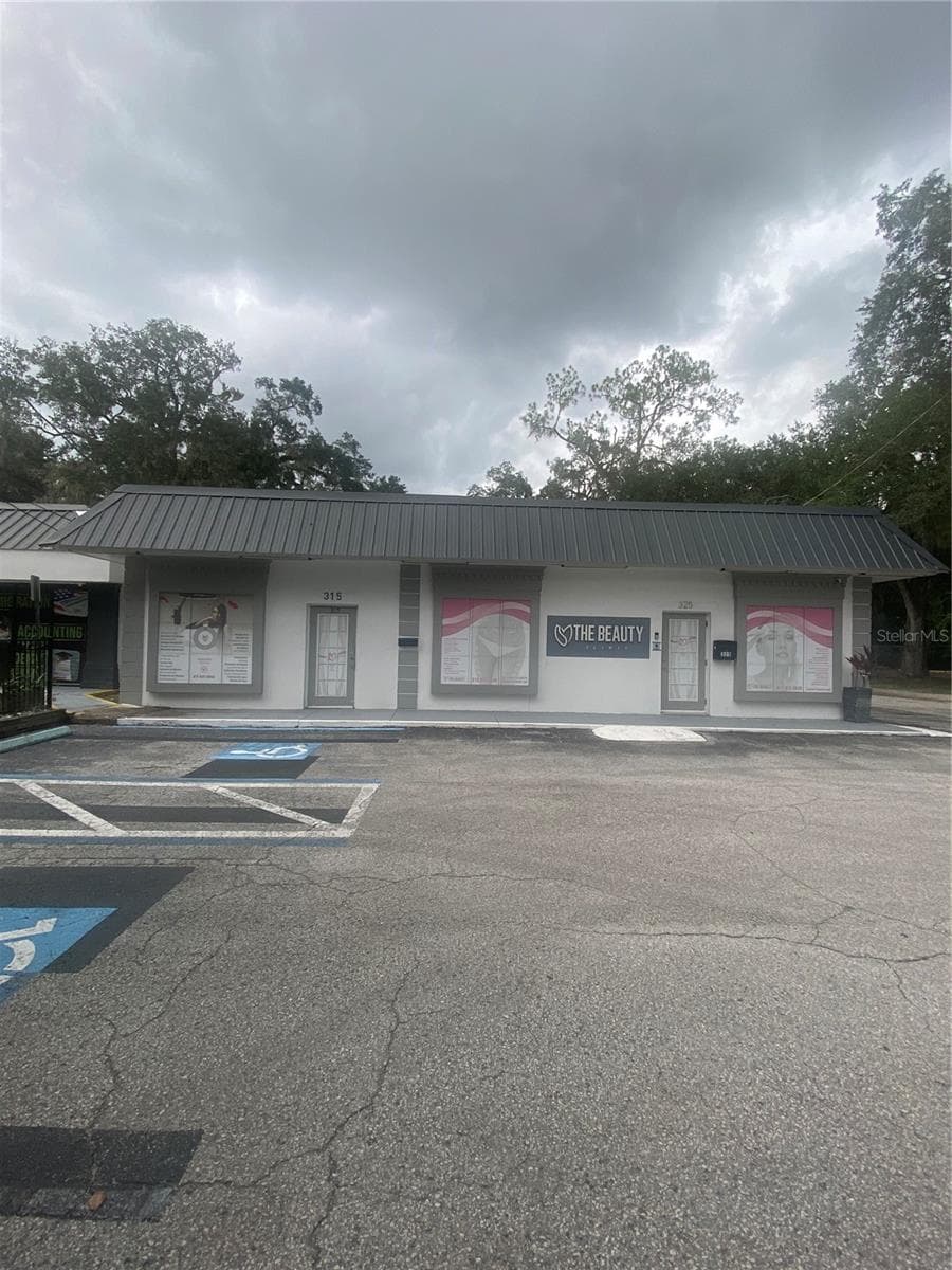 Business at 315 S PARSONS AVE, BRANDON, photo 4 of 32