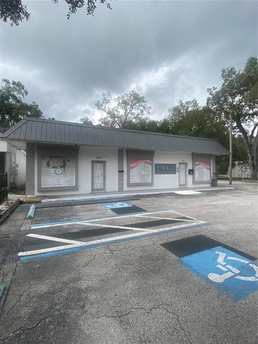 Business at 315 S PARSONS AVE, BRANDON, photo 6 of 32