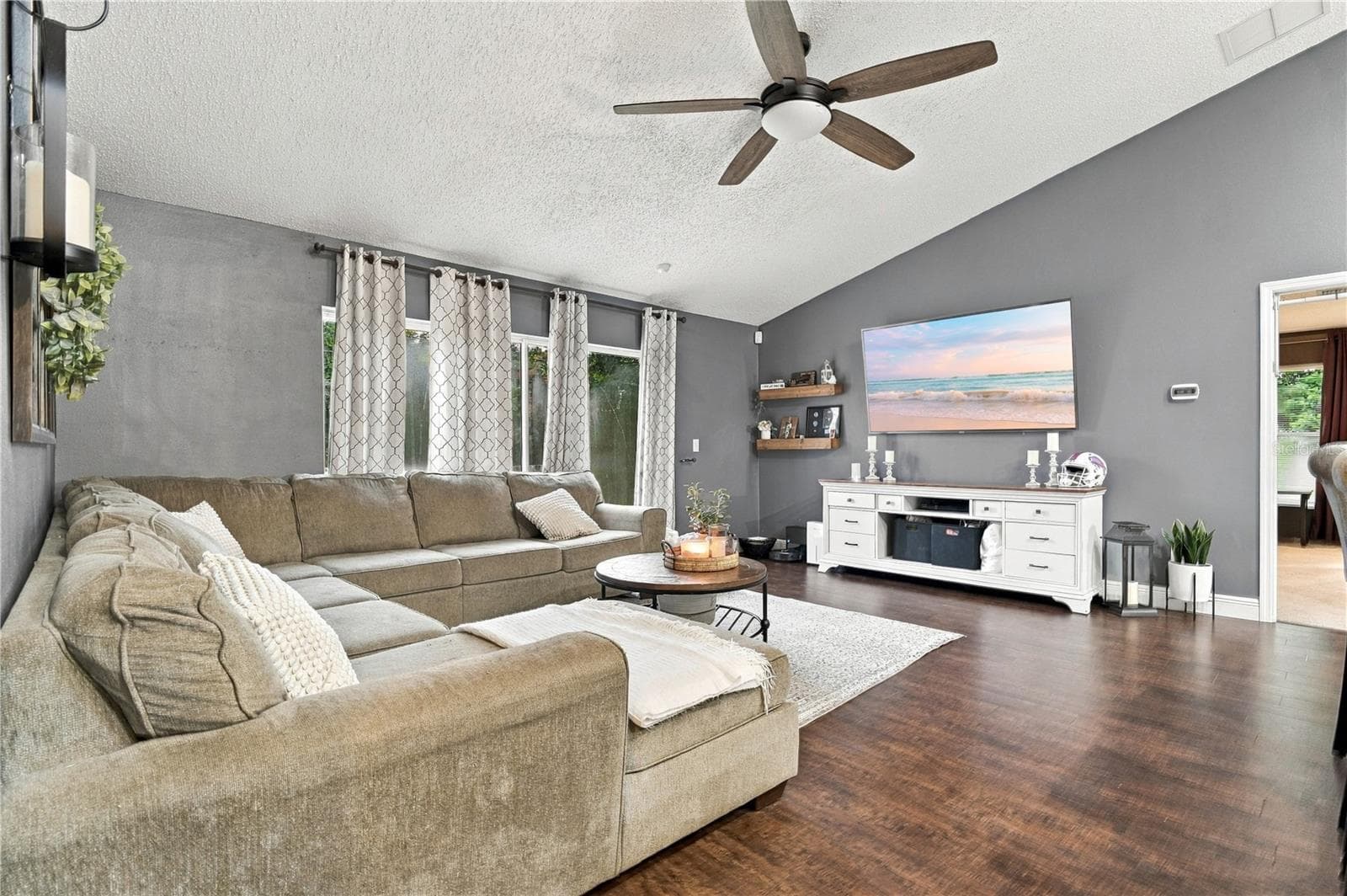 Family Room - 210 CITATION AVE, DELTONA