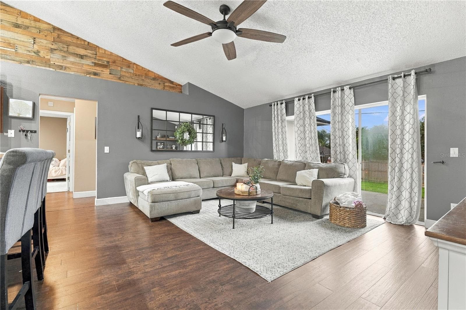Family Room - 210 CITATION AVE, DELTONA
