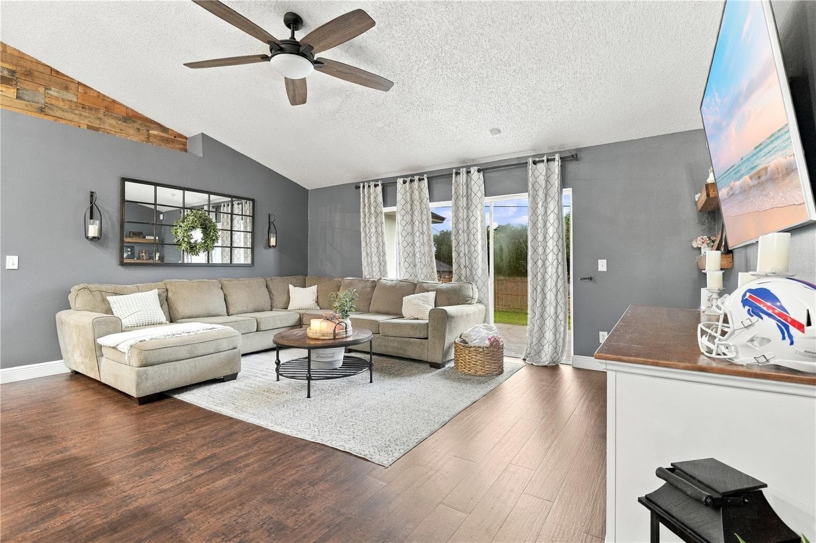 Family Room - 210 CITATION AVE, DELTONA