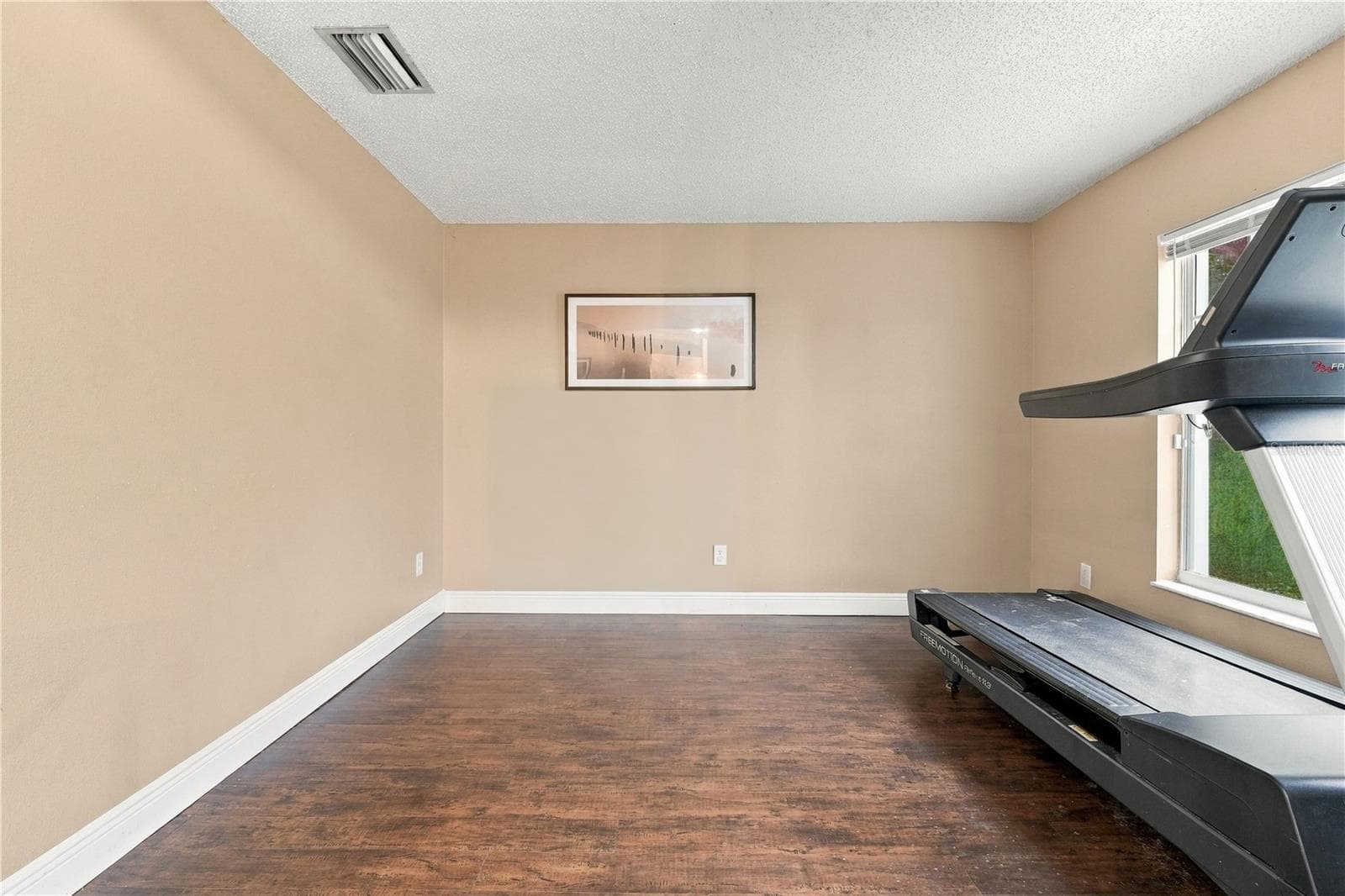Living room - 210 CITATION AVE, DELTONA