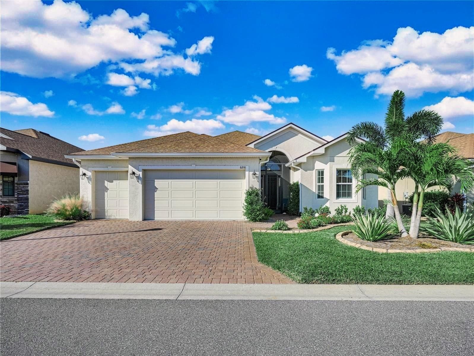 6216 PINEHURST LOOP