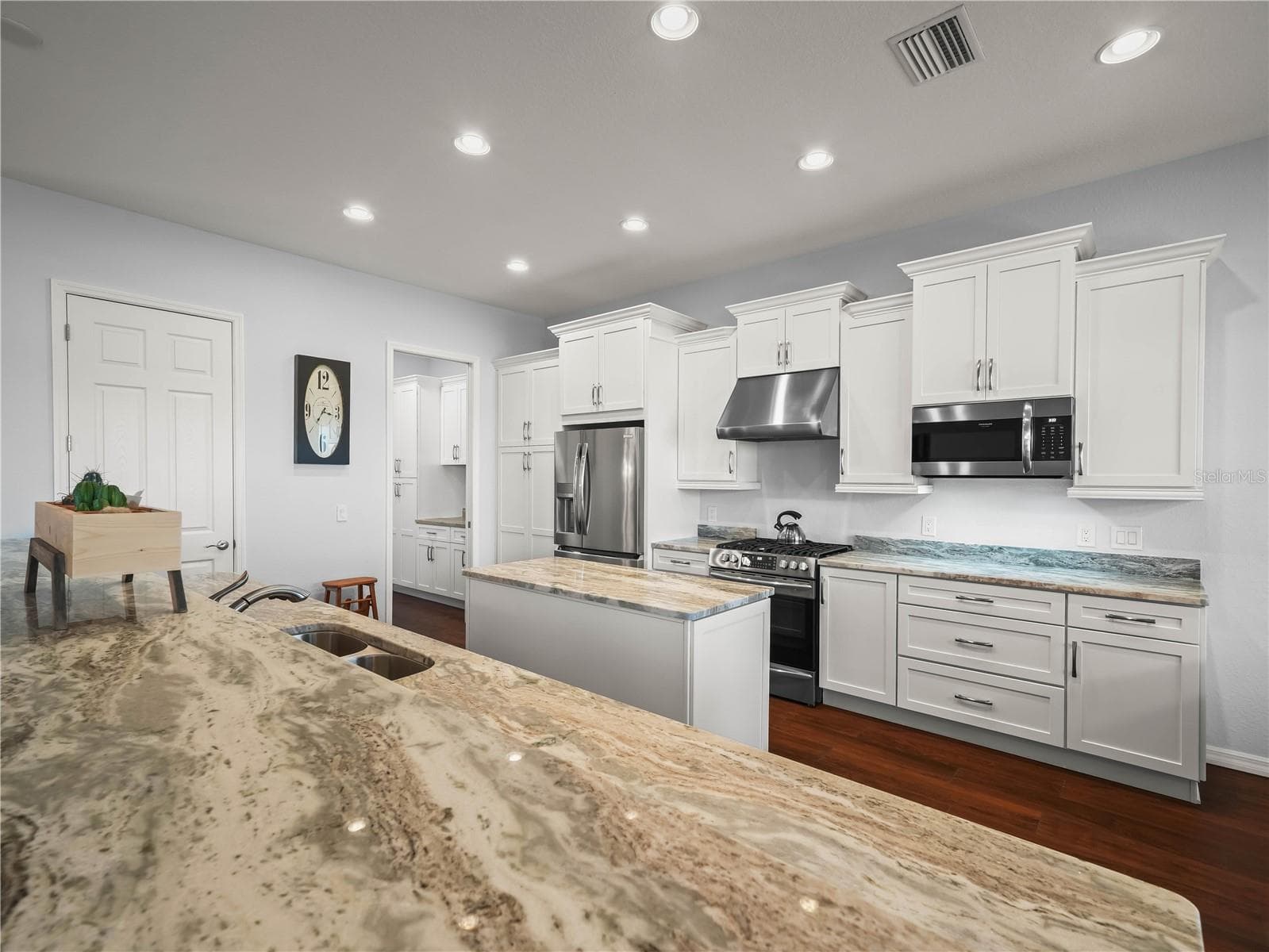 Granite Counter Top - 6216 PINEHURST LOOP, WINTER HAVEN