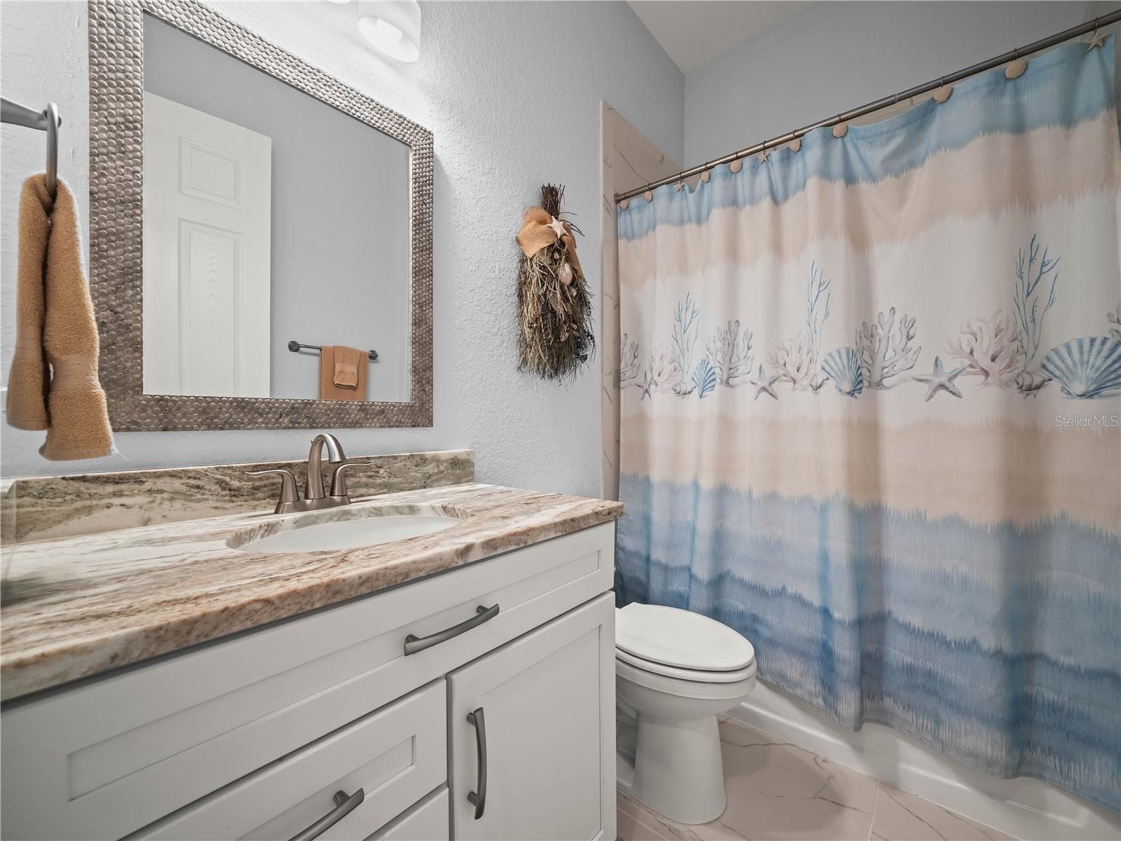 Guest Bath - 6216 PINEHURST LOOP, WINTER HAVEN