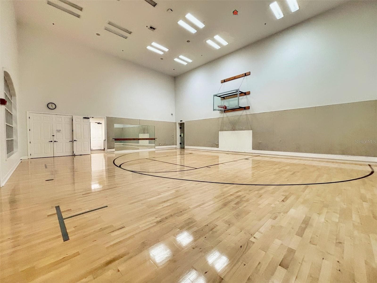 1/2 Court Basketball in HFC - 6216 PINEHURST LOOP, WINTER HAVEN