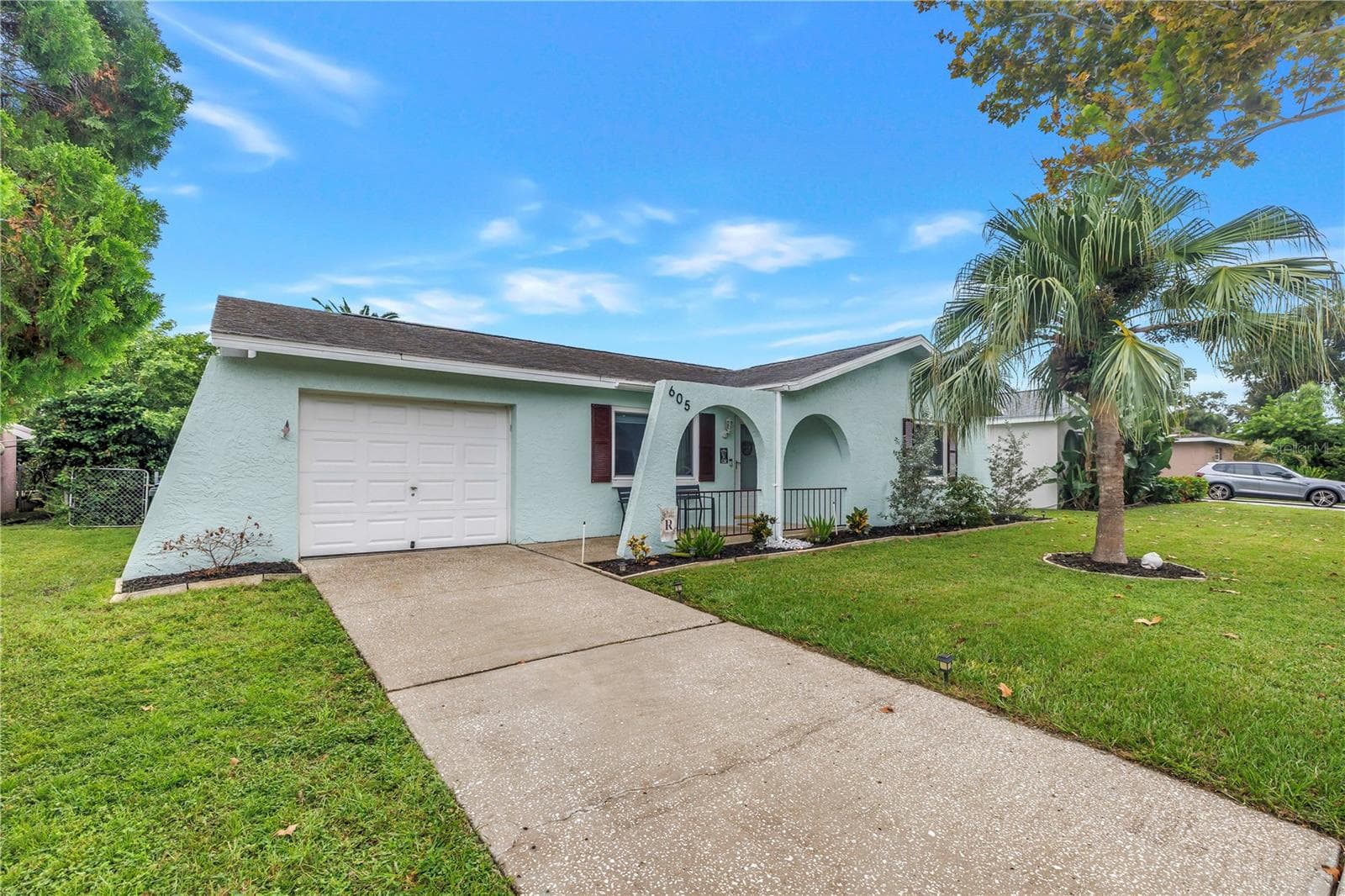 Single Family Residence at 605 5TH AVE SE, LARGO, photo 6 of 53