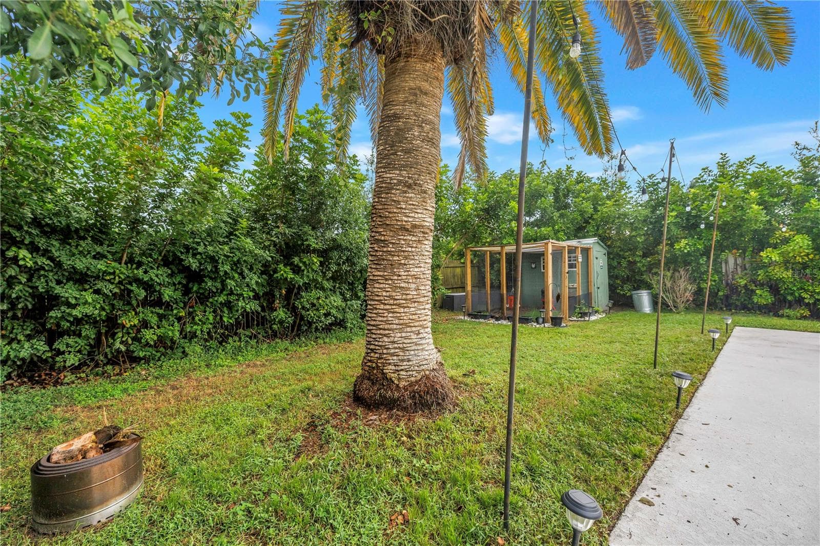 Single Family Residence at 605 5TH AVE SE, LARGO, photo 15 of 53