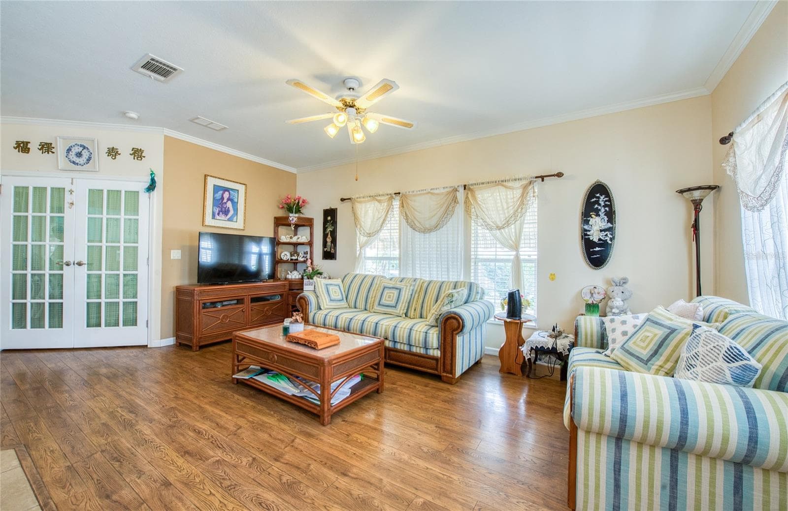 Living Room - 18675 US HIGHWAY 19 N #138, CLEARWATER
