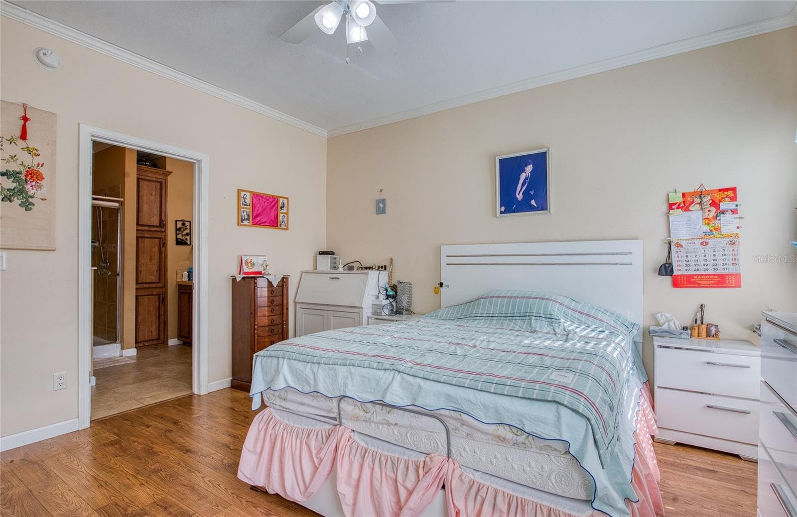 Primary Bedroom and Bath - 18675 US HIGHWAY 19 N #138, CLEARWATER