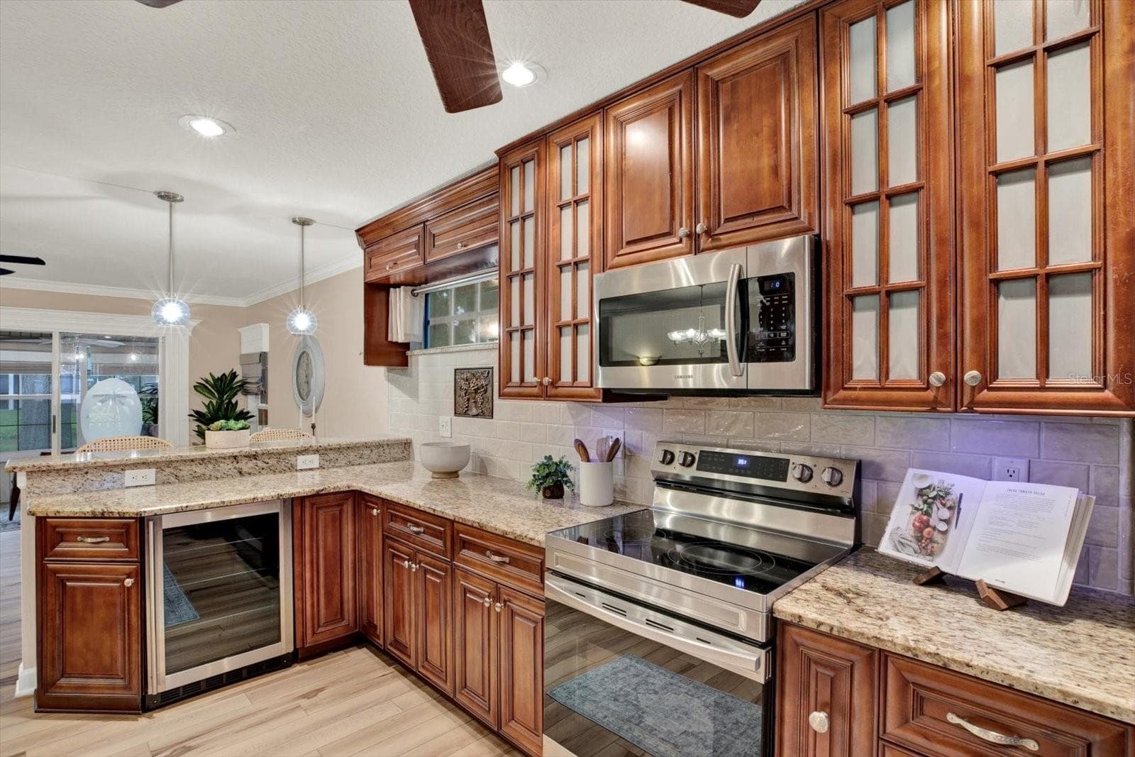 Kitchen - 9010 LAKE PLACE LN, TAMPA
