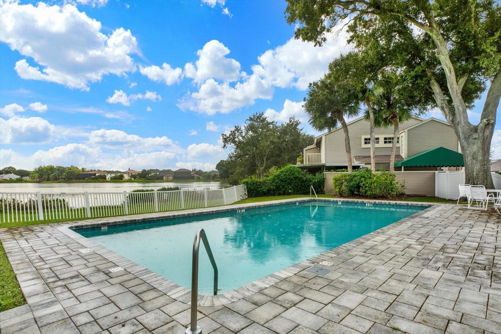 Community Pool - 9010 LAKE PLACE LN, TAMPA