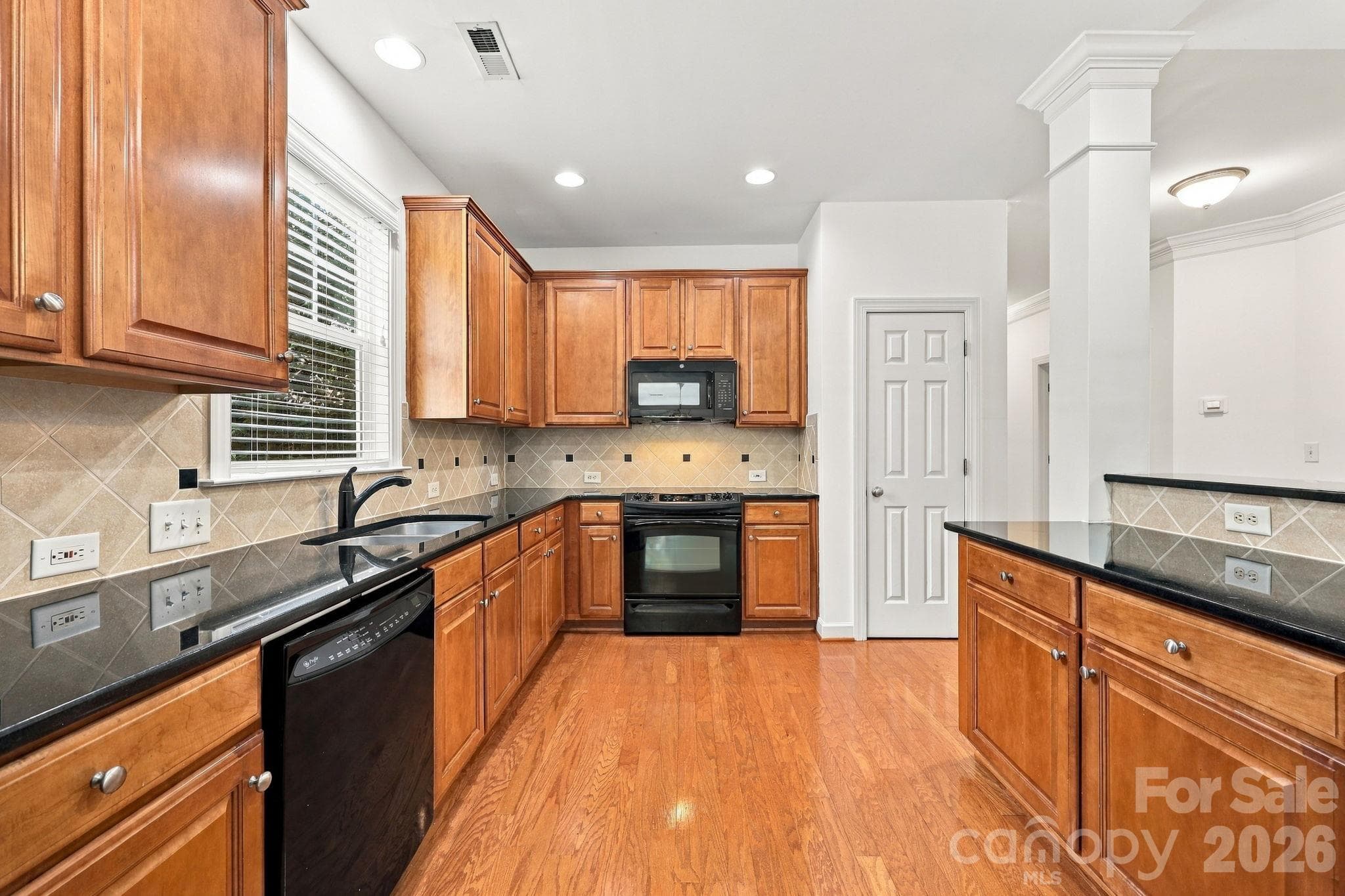 Single Family Residence at 17625 Harbor Walk Drive, Cornelius, photo 14 of 48