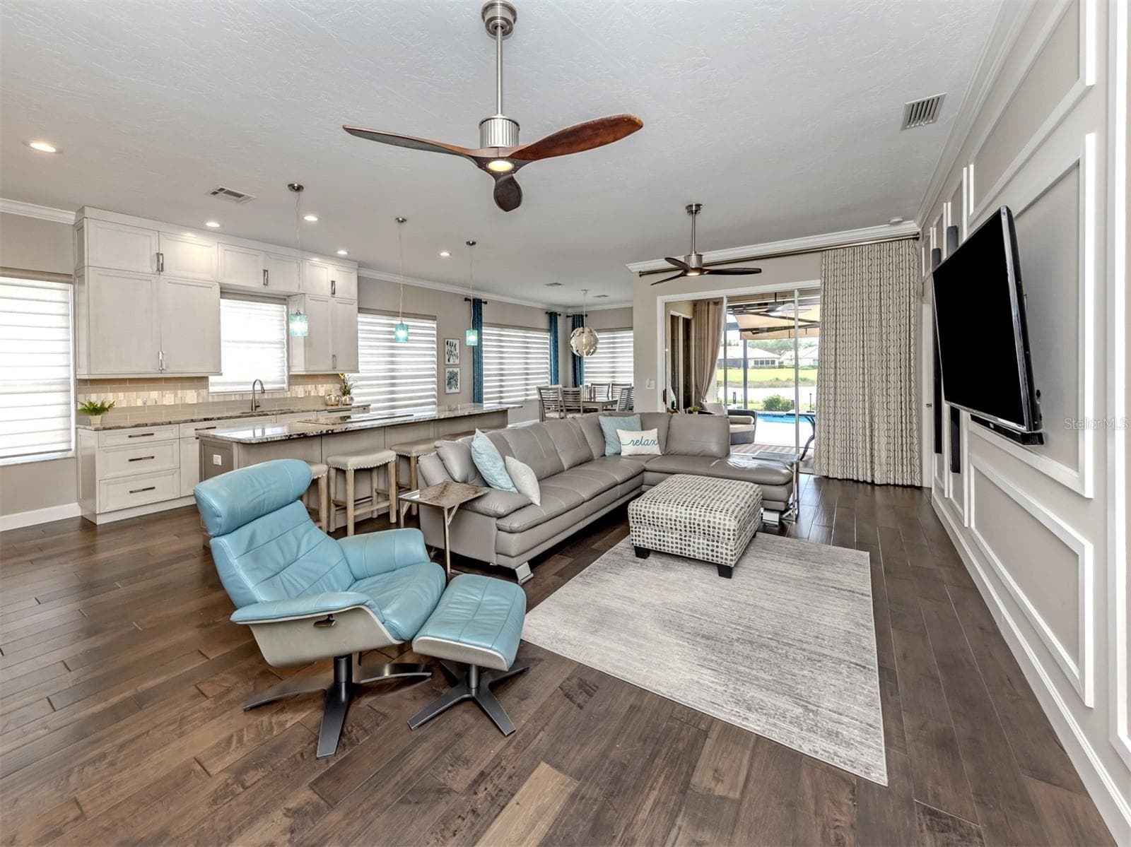 Single Family Residence at 565 FALLBROOK DR, VENICE, photo 5 of 70
