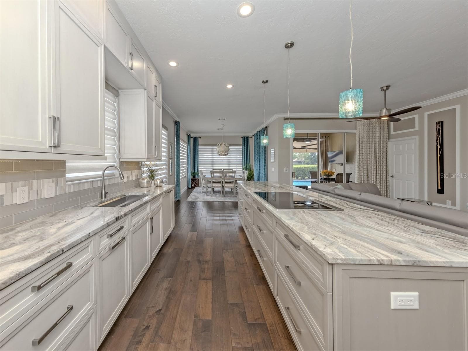Single Family Residence at 565 FALLBROOK DR, VENICE, photo 15 of 70