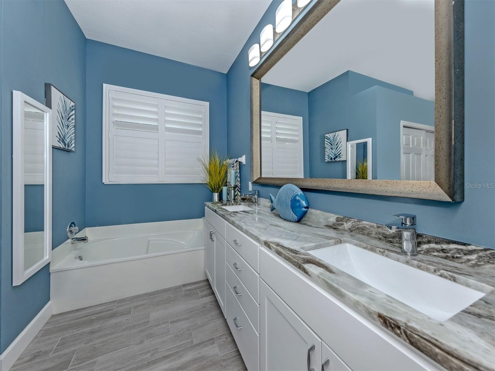 Single Family Residence at 565 FALLBROOK DR, VENICE, photo 21 of 70