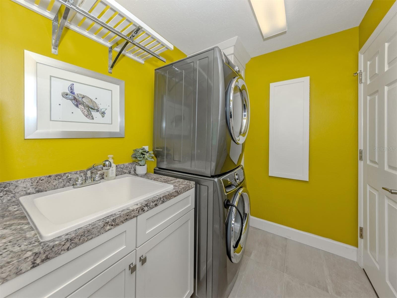Single Family Residence at 565 FALLBROOK DR, VENICE, photo 29 of 70