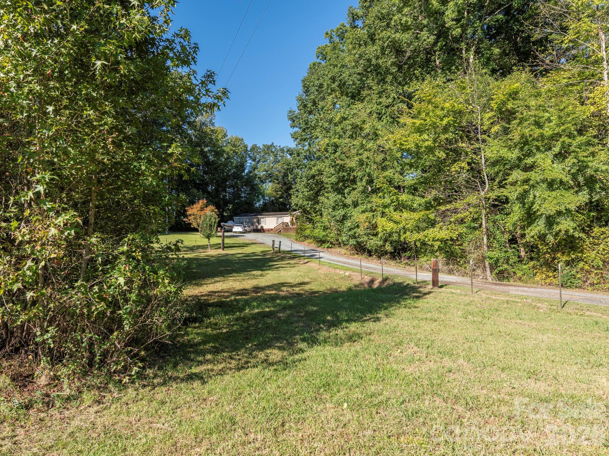 Driveway Approach to the Home - 2292 Thornwell Road, Lancaster